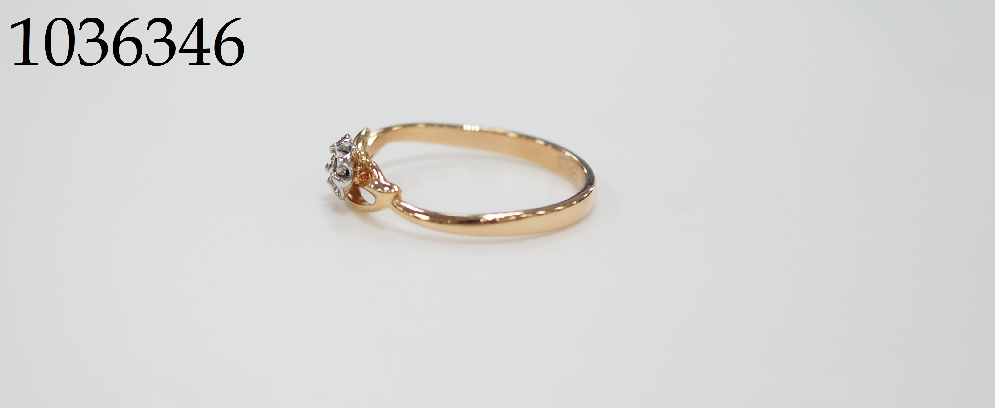 Кольцо из золота с сапфиром "Цветок"